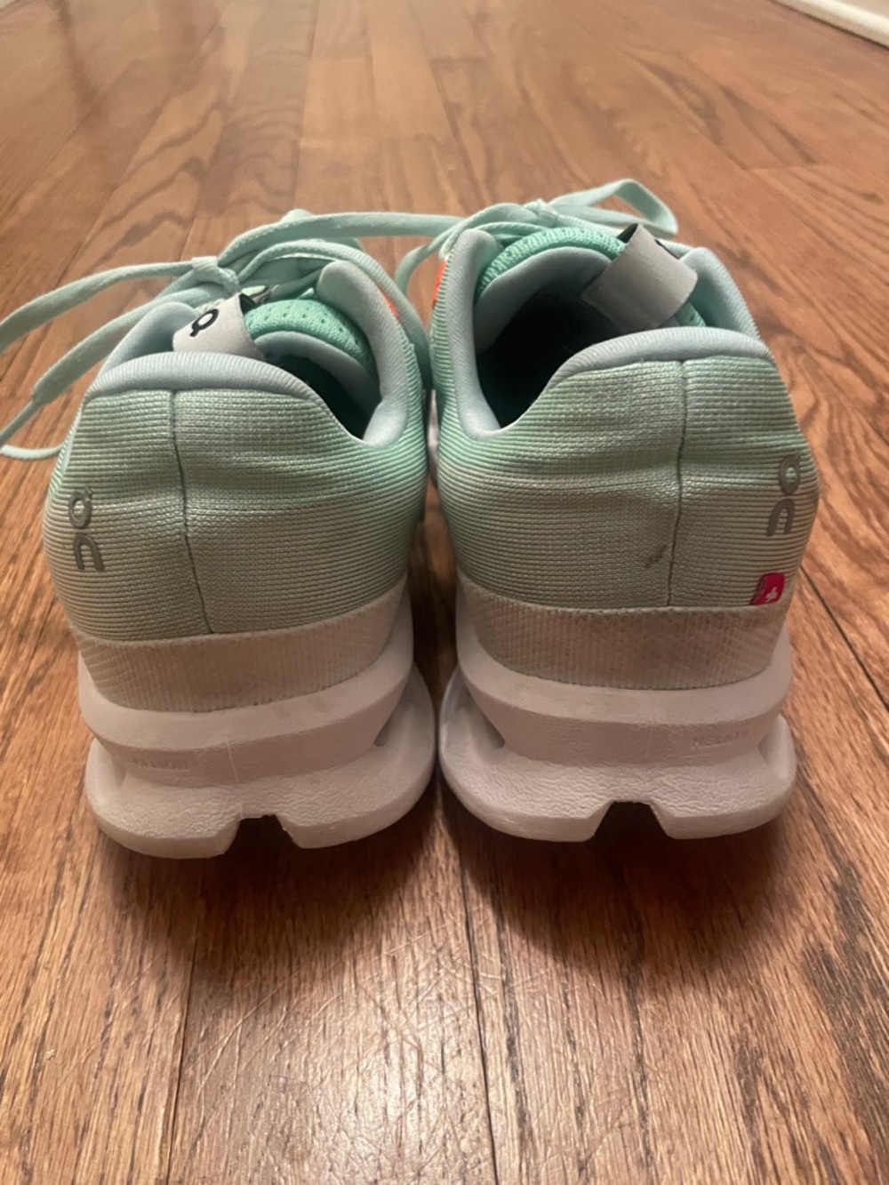 On Running | Women's ON Cloudsurfer blue/white sneaker-Size 8 - Picture 4 of 6